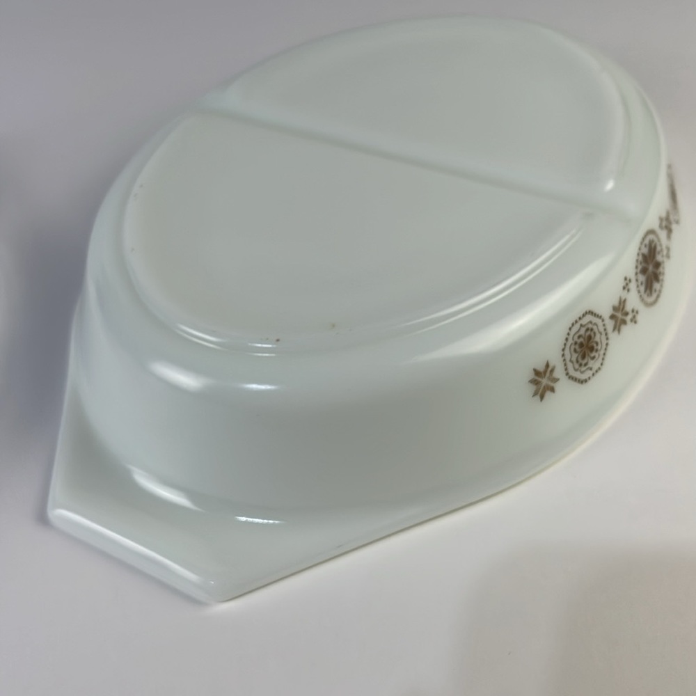 PYREX 1 1/2 Quart Divided Bake Dish “Brown Town and Country Quilt - Picture 7 of 12